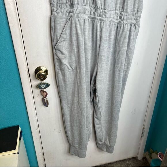 Nike Women's Yoga Sleeveless Stretch Gray Cj5280 Jumpsuit - Picture 2 of 10